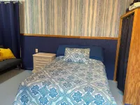 Studio, Private Entrance, fenced in quiet corner, pets ok, large Parking area