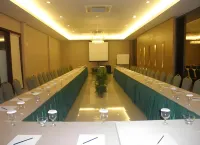The Oxalis Regency Hotel Magelang - parking