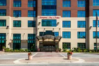 Hampton Inn & Suites National Harbor/Alexandria Area Hotels in Nationalhafen