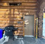 New Custom Log Condo Centrally Located in The Serene Mountains Of Brian Head.