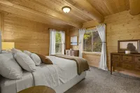 Luxury Wood-Log Cabin - Your Park City Mountain Getaway - Sleeps 10+