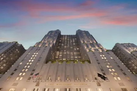 Waldorf Astoria New York Отели рядом с достопримечательностью «Часовня Святого Павла»