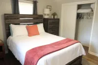 Entire house with 3 bedroom/1.5 bath Hotels in Griffin