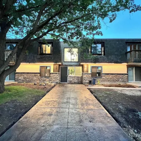 Morden Newly Renovated 1br Flats, Walk To Whyte