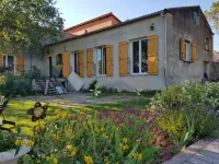 Mas des Ballats Hotel a Brissac