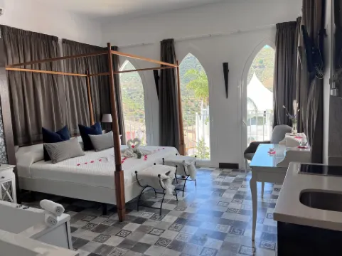 本託米茲陽台酒店