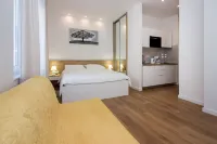 Lugo Apartments - พร้อมระเบียง