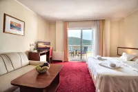 Hotel Agava Hotels near Autocamp MIR