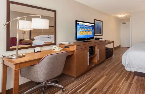 西雅圖北部/林伍德歡朋套房酒店