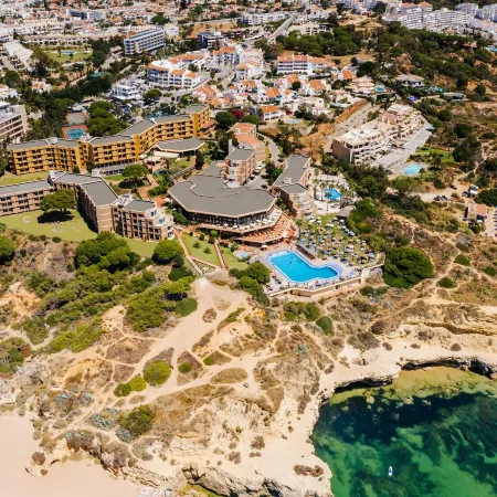 Auramar Beach Resort