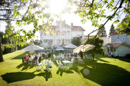 Gästisbacken Отели рядом с достопримечательностью «Kilafors Din hälsocentral»