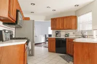 Charming 3-bedroom house with fitness room in peaceful Broken Arrow