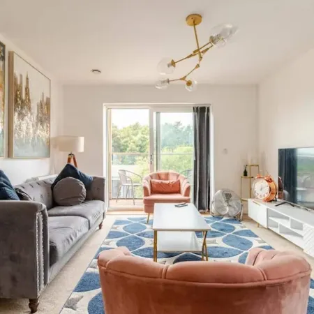 Stunning Modern Apartment in Rochester, England