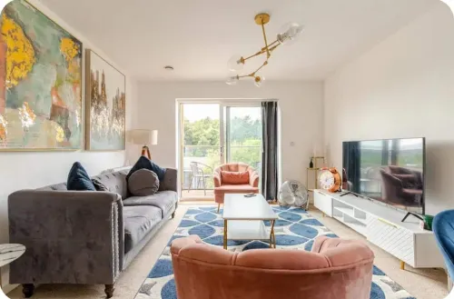 Stunning Modern Apartment in Rochester, England - parking