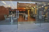 Pride Biznotel, Manjusar - 朝食