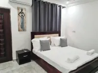 Charming Quiet & Cozy - Close to Highway Parking - Homestays