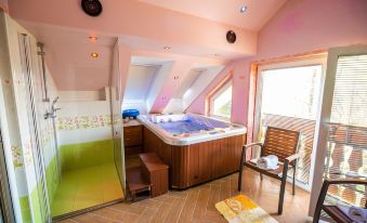 Luxury Apartment Ana with Hot Tub
