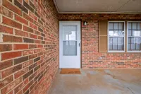 NEW! Cozy newly renovated midcentury modern home