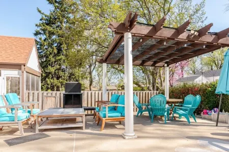 Spectacular Pool! 10 Beds! Near Brass Pro