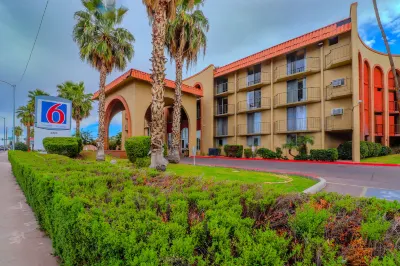 Motel 6 Phoenix, AZ – Sky Harbor Hotels in Phoenix