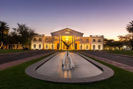 Peermont Walmont at the Grand Palm, Gaborone Отели рядом с достопримечательностью «Заказник Моколоди»