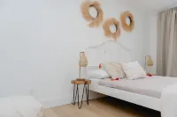 Lakecroft Hotels in Prince Edward County