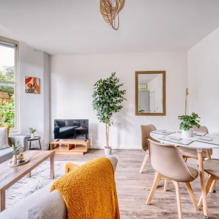 Stunning 2 Bed by the City Centre & Bute Park
