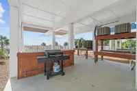 Pet Friendly Beach House - Seahorse by Panhandle Getaways