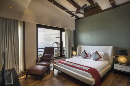 An extravagant Pushp villa overlooking the Ganges