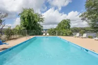 Lake View Inn & Suites Hotels in Lauderdale County