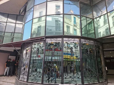 Hotel Tunisie Confort Отели рядом с достопримечательностью «Католический собор святого Викентия де Поля»