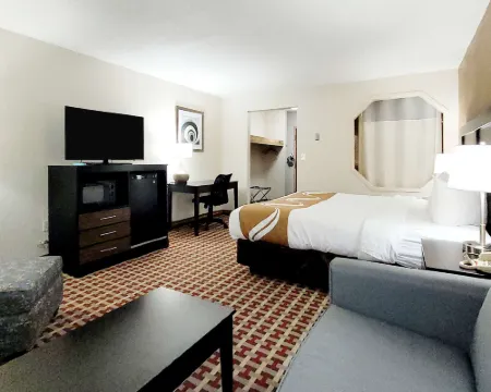 Quality Inn & Suites Hotels in Marion