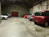 山谷酒店 - 停車場