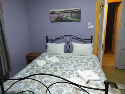 Pinguino Hotels in West Athens