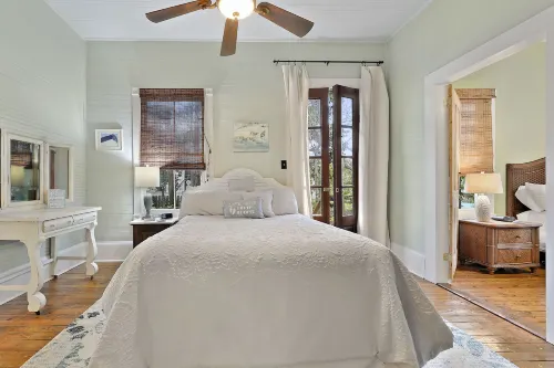 Carroll House Cottages Hotels in Bay Saint Louis
