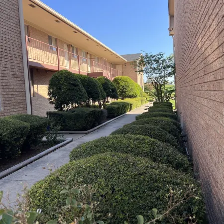 Hallmark Inn and Suites
