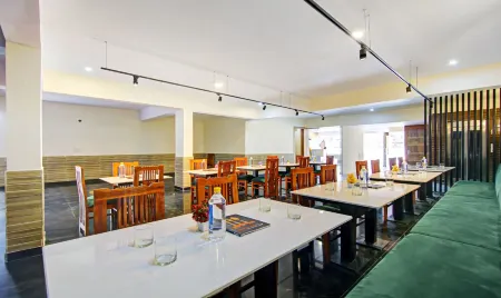 Treebo the Eden Roc Отели рядом с достопримечательностью «Jaypee Institute of Information Technology»