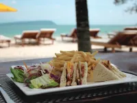 Long Set Resort Hotels near Long Set Beach
