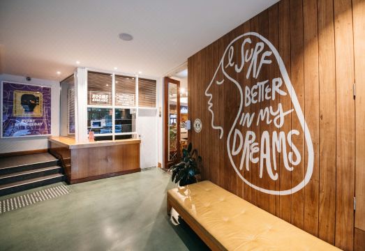 5. 배리스 비치 로..