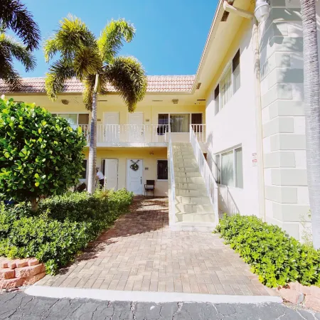 Coco Palms Apartments by Lowkl