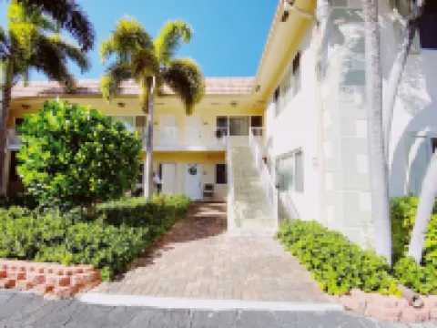 Coco Palms Apartments by Lowkl