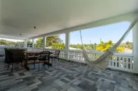 El Flamingo Beach Club Hotels in Florida Afuera