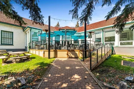 The Inn on Officers' Garden Отели рядом с достопримечательностью «Университет Калгари»