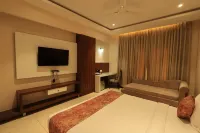 Krishna Hotel and Resort Hotel di Khargone