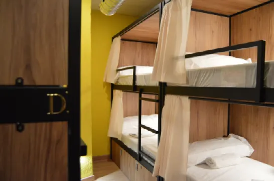 Debod Hostel Hotel in zona La Salle University Center