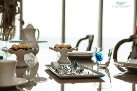 La Mer Apartments Отели рядом с достопримечательностью «Lagomandra beach»