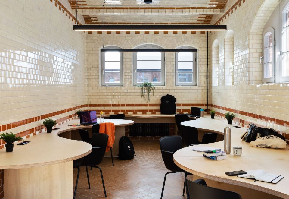 1. 베이스캠프 브로..