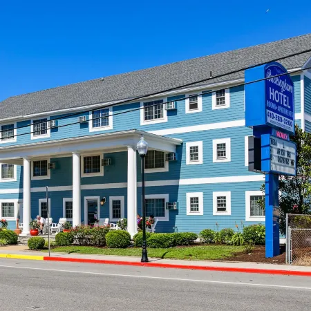 Commander Beach House Hotel