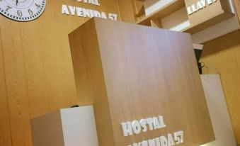 Hostal Avenida 57