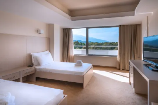 Cronwell Platamon度假村